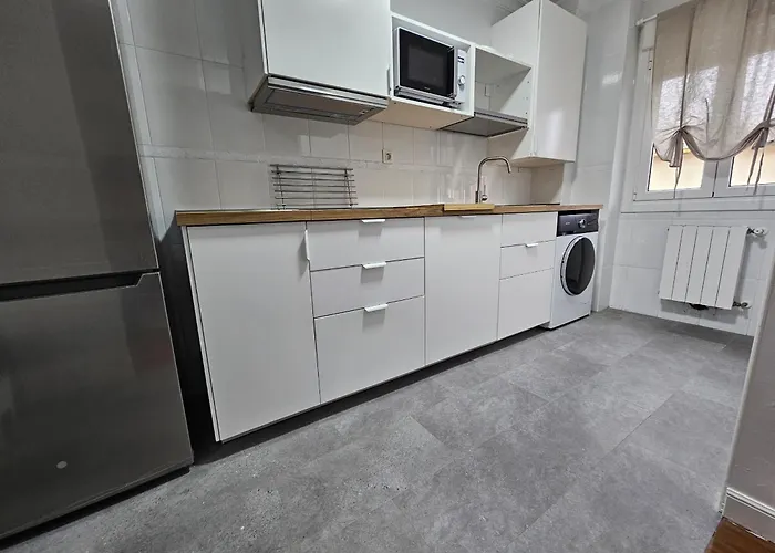 C12a01 Coqueto Con Piscina Y Garaje By R2r Consulting * Suances